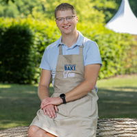 Kippenboer Tom verlaat de Heel Holland Bakt-tent