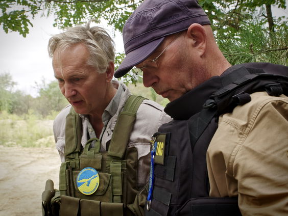 Tommy Wieringa en Jaap Scholten bezoeken front in Oekraïne