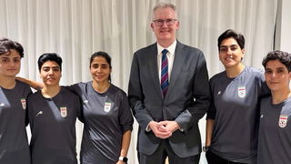 Gevluchte Iraniër Sander Terphuis over Iraanse voetbalsters