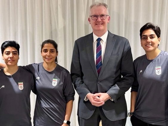 Gevluchte Iraniër Sander Terphuis over Iraanse voetbalsters