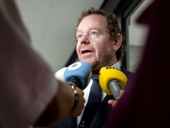 Drie portefeuilles, één minister: kan Van Weel het waarmaken?