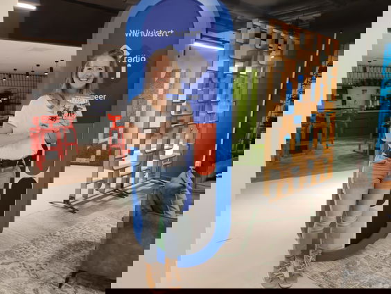 Per motor de wereld rond, Noraly Schoenmaker schreef "Keerpunt" over haar avonturen