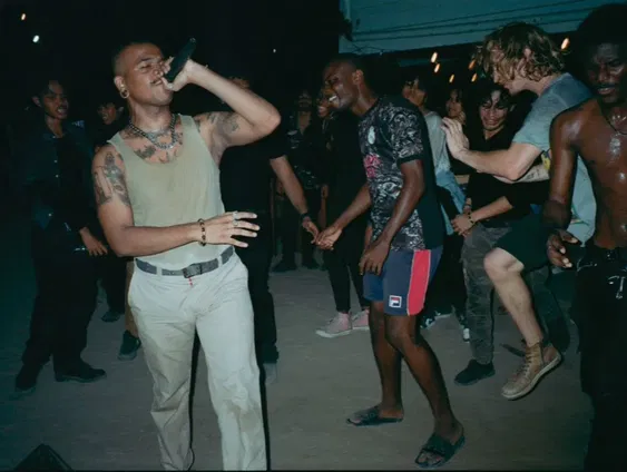 Documentaire 'Tra Fasi' legt de punkrock scene in Suriname vast