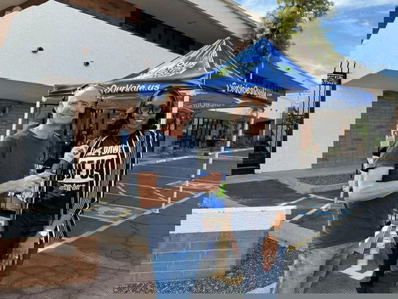 Our Voice Our Vote overtuigt zwarte kiezers in Arizona om op de democraten te stemmen