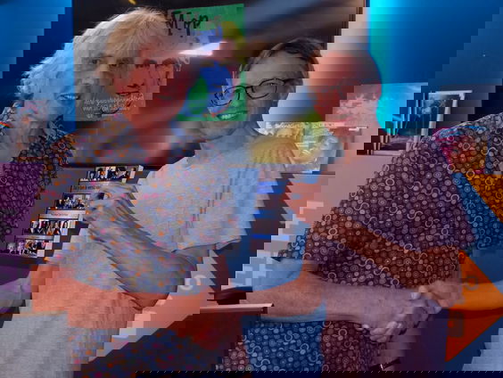 Dat je heel de wereld voor mij was: Twan Linders interviewde zijn muzikale helden