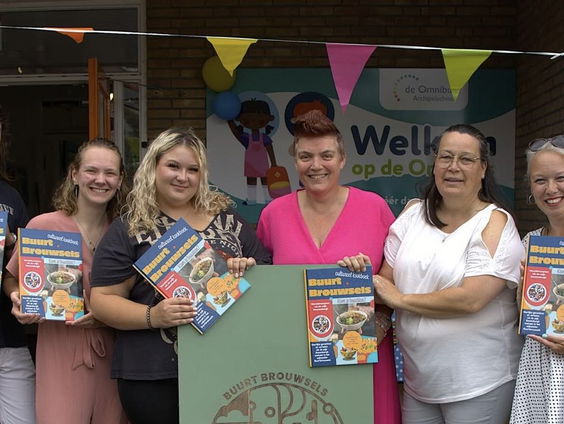 Vlissingse buurt Bossenburgh krijgt eigen buurtkookboek