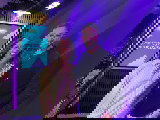 Yasser zet licht neer waar het donker is: de man achter Stichting Chiragh