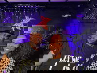 Rotterdamse rapper U-Niq helpt jongeren hun talent te ontwikkelen met Unite These Streets