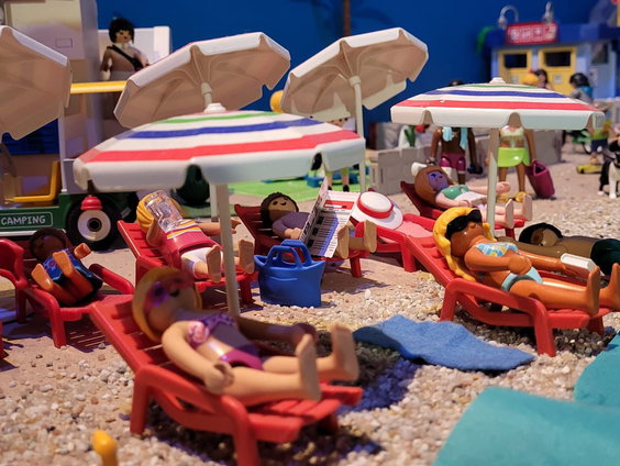 Donkere wolken boven Playmobil
