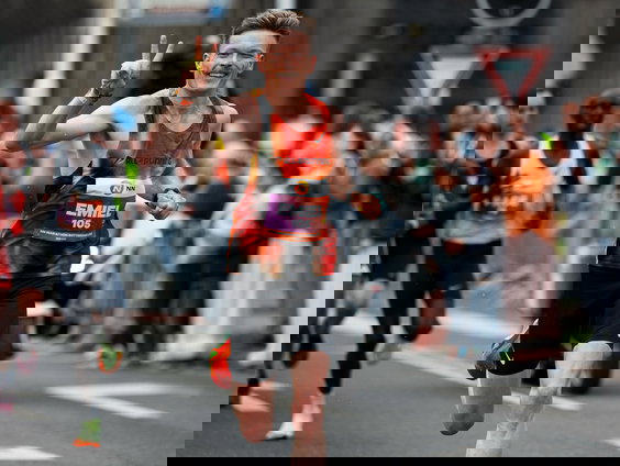 Hardloopinfluencer Emiel Berghout blikt vooruit op Marathon Rotterdam