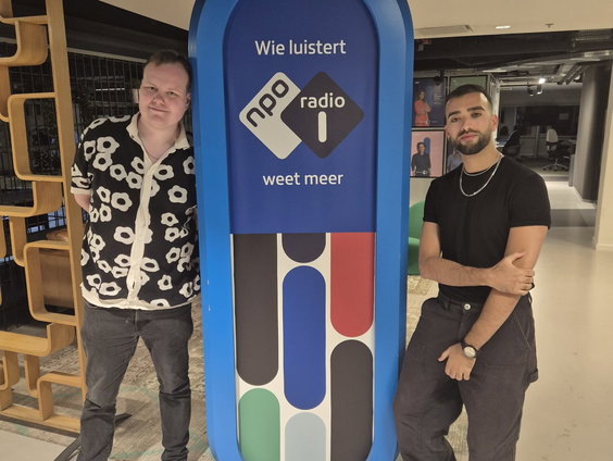 De unieke dans tussen een dove en een blinde danser