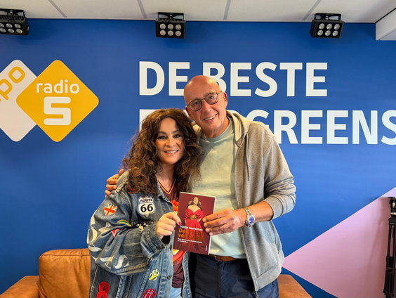 Trijntje Oosterhuis over haar boek 'De kracht van zingen'