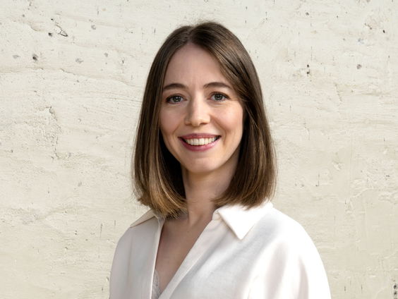 Vanuit de coulissen - Yara Alink