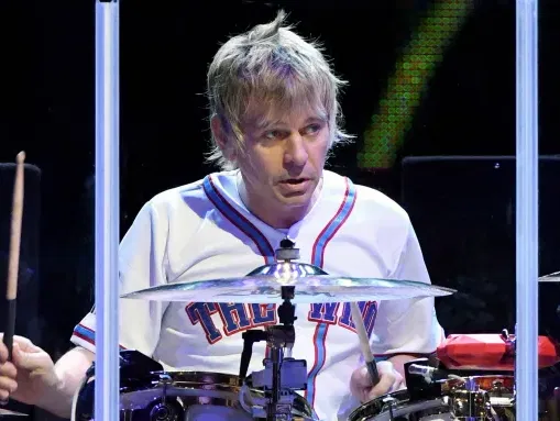 Drummers van The Who en Foo Fighters uit band gezet