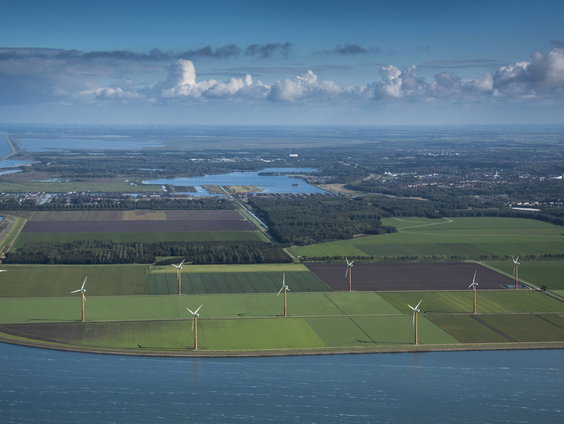 Almere wil wel bouwen, maar niet zonder goede verbinding met Amsterdam