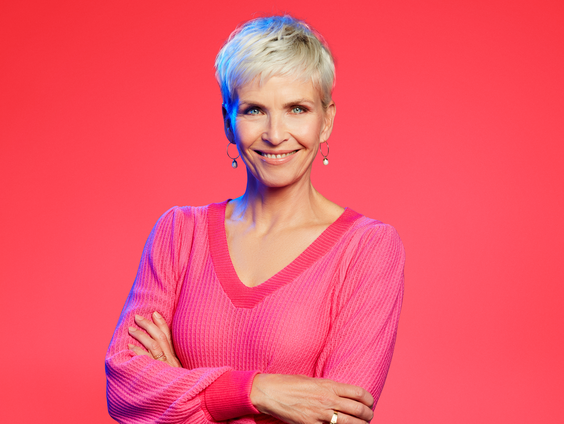 Lief gebaar: Anita Witzier aan de slag bij de voedselbank