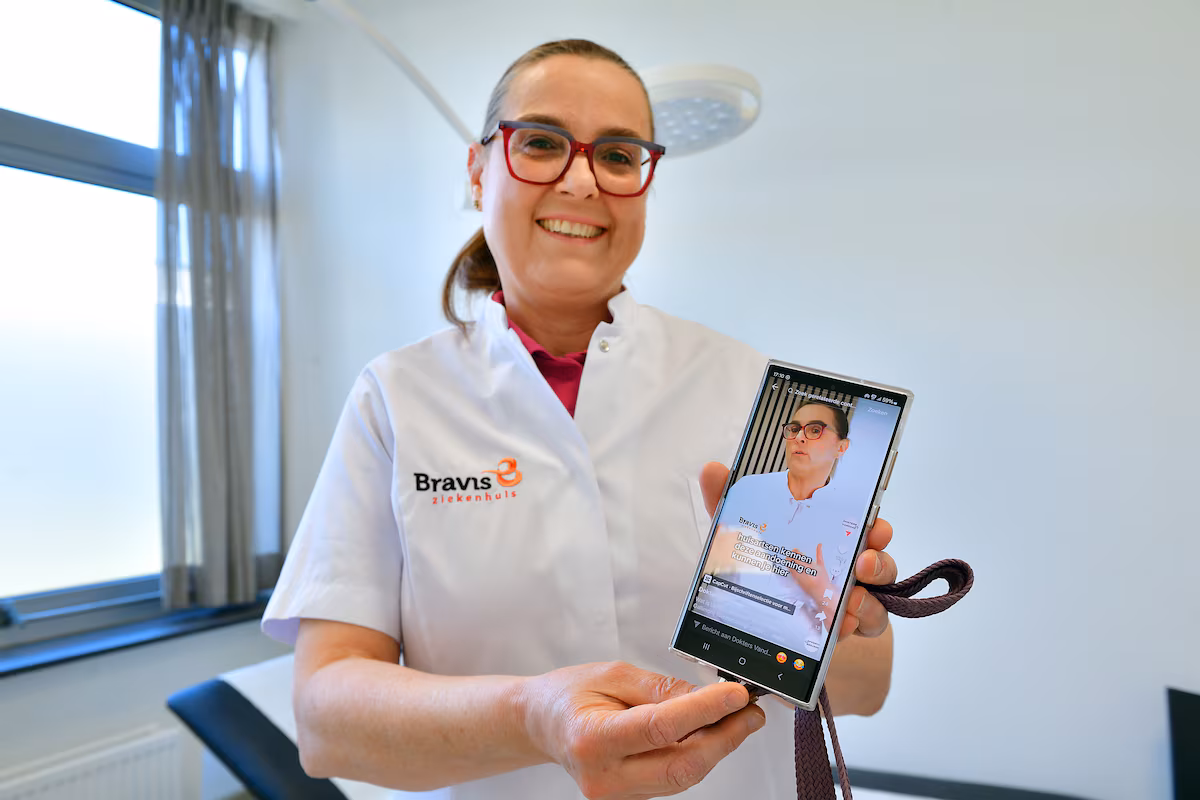 Annemie wint 'Zorgstem van het Jaar 2025' voor haar strijd tegen nepinfo