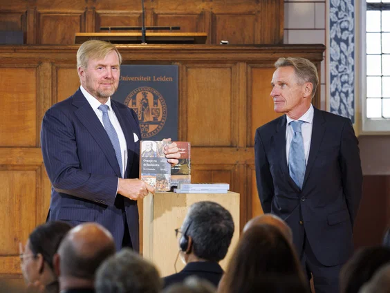 De Oranjes en het lastige verleden