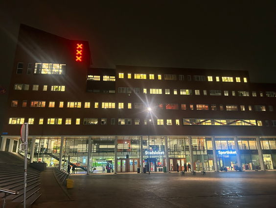 Amper Pro-Palestijnse activisten bij protest vanwege wedstrijd Ajax-Maccabi Tel Aviv