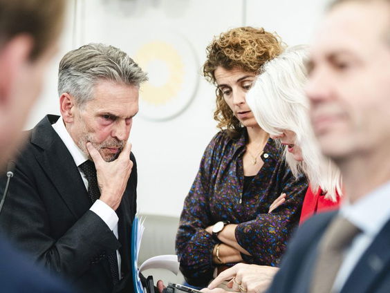 Spanning rond asielplannen loopt op in Senaat