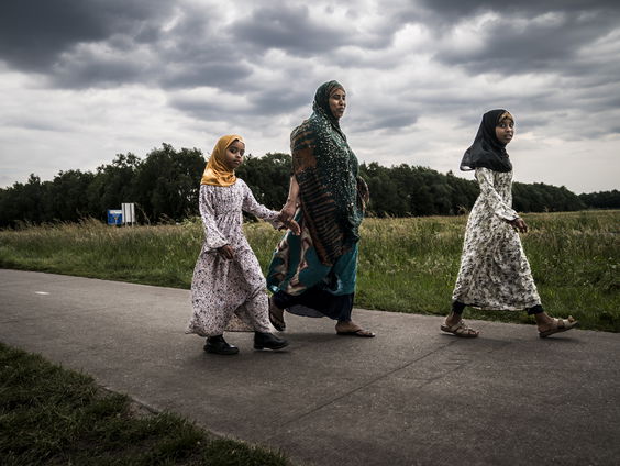Moeten uitgeprocedeerde asielzoekers naar een 'terugkeerhub'?