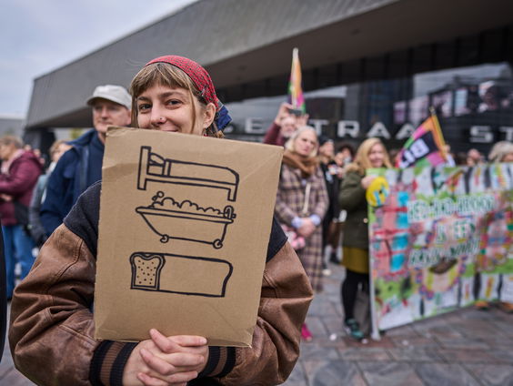 Moeten gemeentes zelf doorgaan met de bed-bad-brood-regeling?