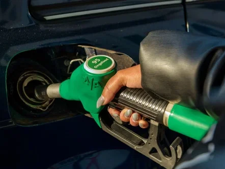 Brandstofprijzen door het dak door aanval op Saudische pijplijn