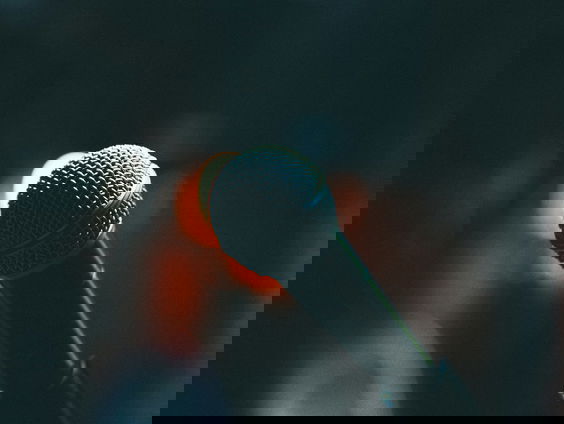 Comedytrain gaat verhuizen: wat is de perfecte zaal voor artiest én publiek?