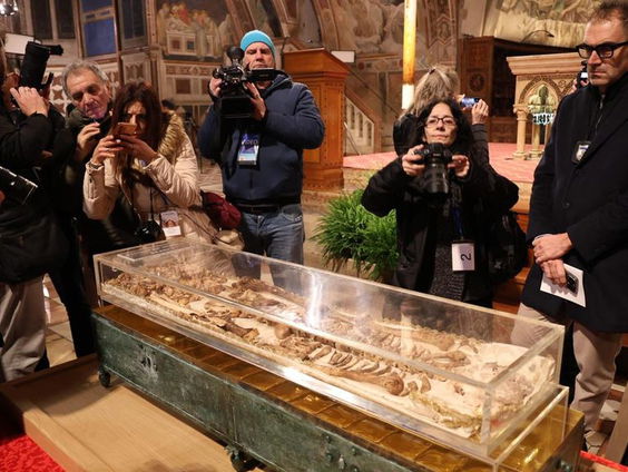 De beenderen van Sint Franciscus