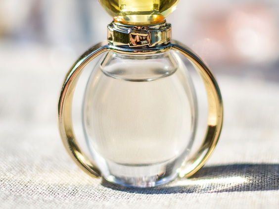 Nichegeuren en anti-parfums opkomend in de parfumwereld