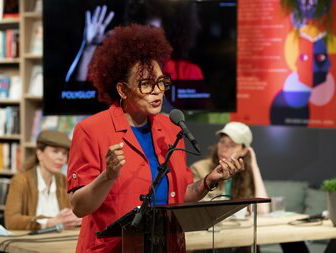 Leren declameren met Dichter des Vaderlands Babs Gons