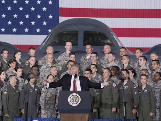 Hoe werkt een 'bunkerbuster' bom?
