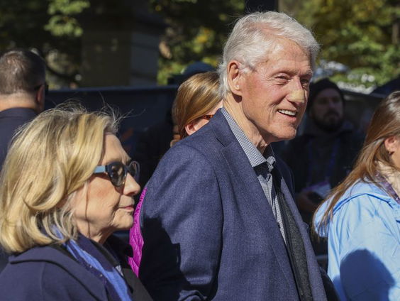 Bill en Hillary Clinton gaan getuigen over Epstein