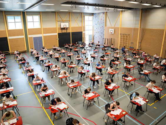 Is het eindexamen nog wel van deze tijd?
