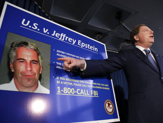 Trump-achterban woedend over het achterhouden van de Epstein Files