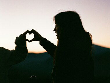 Onderzoek: Non-monogame mensen zijn net zo gelukkig in hun liefdesleven als mensen met slechts één partner