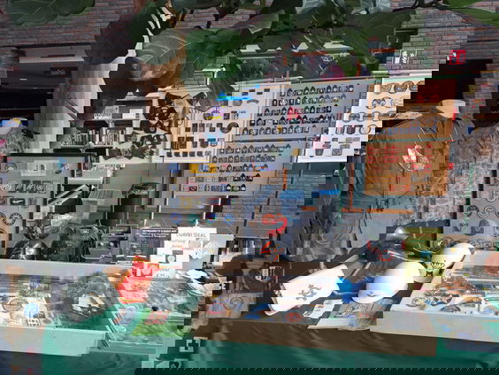 Gedragen NAVO-top badges worden verhandeld op Marktplaats