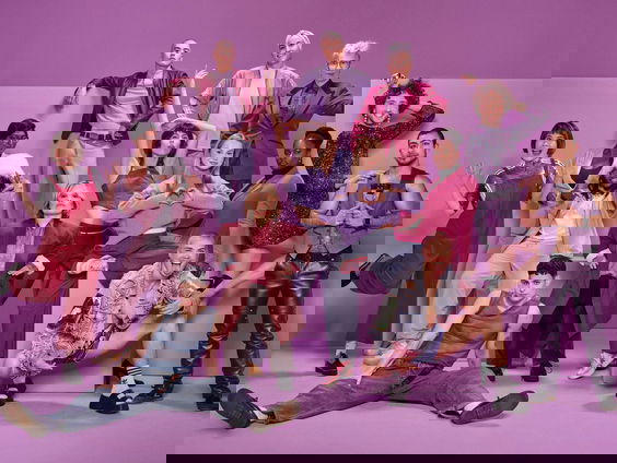 Bijna 70 mensen vertellen over hun vrouwelijke ervaring in de voorstelling 'Girls Won't Be Girls'