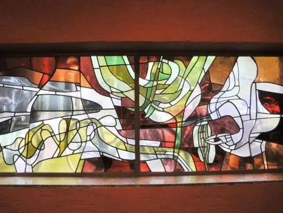 Oproep: bijzonder glas-in-loodkunstwerk zoekt nieuw thuis