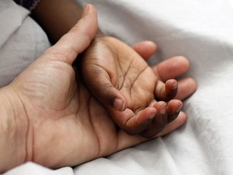 Adoptiemoeder: ‘Ik voelde de verantwoordelijkheid om kritische geluiden tot mij te nemen'