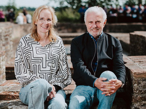 Eva Vriend laat de geschiedenis van Schokland zien