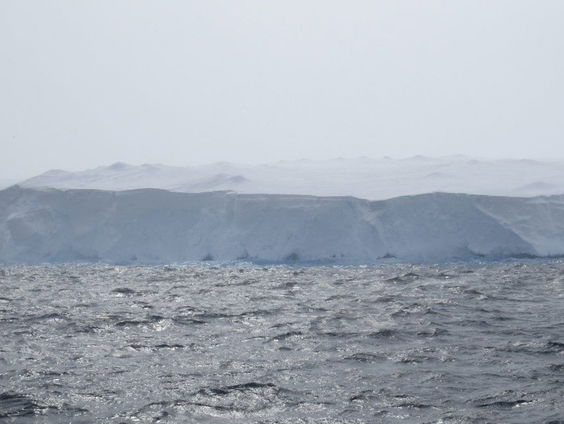Grootste ijsberg ter wereld draait rondjes op dezelfde plek