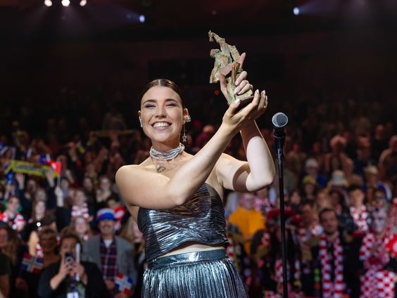 Emma Luca wint namens Gelderland het Regio Songfestival 2024
