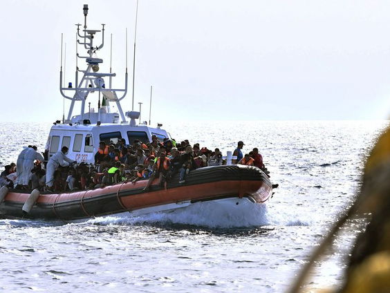 Hoe groot is de kans dat er daadwerkelijk migranten een Italiaanse asielprocedure zullen afwachten in Al ...