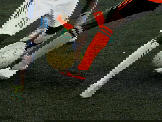 Waarom Nederlandse voetbalclubs een dag langer mogen shoppen op de transfermarkt