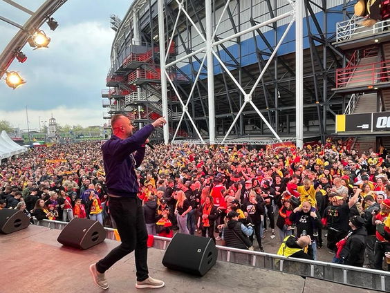 Zanger Jeffrey Pasie over historische avond Go Ahead Eagles