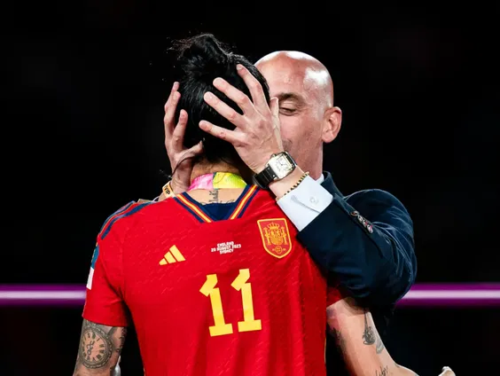 Documentaire #SeAcabo laat onderdrukking Spaanse voetbalsters door de bond zien