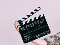 Wie beslist over de programmering van musea en theaters?