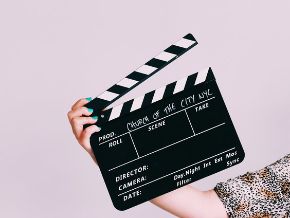 Wie beslist over de programmering van musea en theaters?
