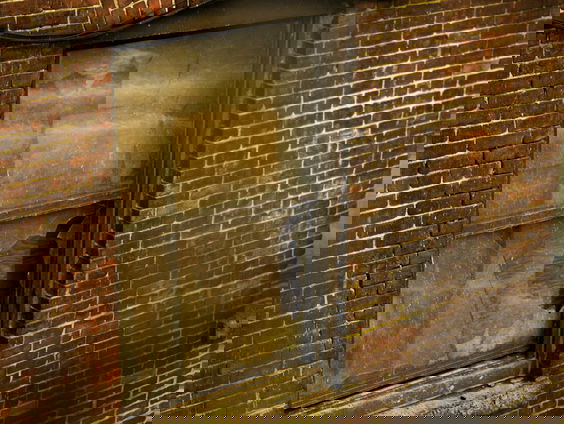 Gemeente Amsterdam slaagt er niet in om verwarde man in tbs-kliniek te krijgen